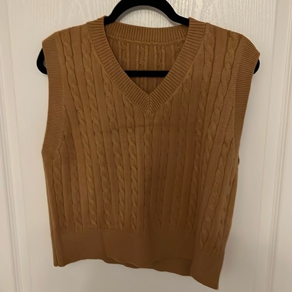 Sweaters - Tan knit vest size XL